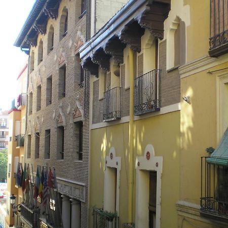 Apartamentos Turisticos Reyes Catolicos Saragosse Extérieur photo