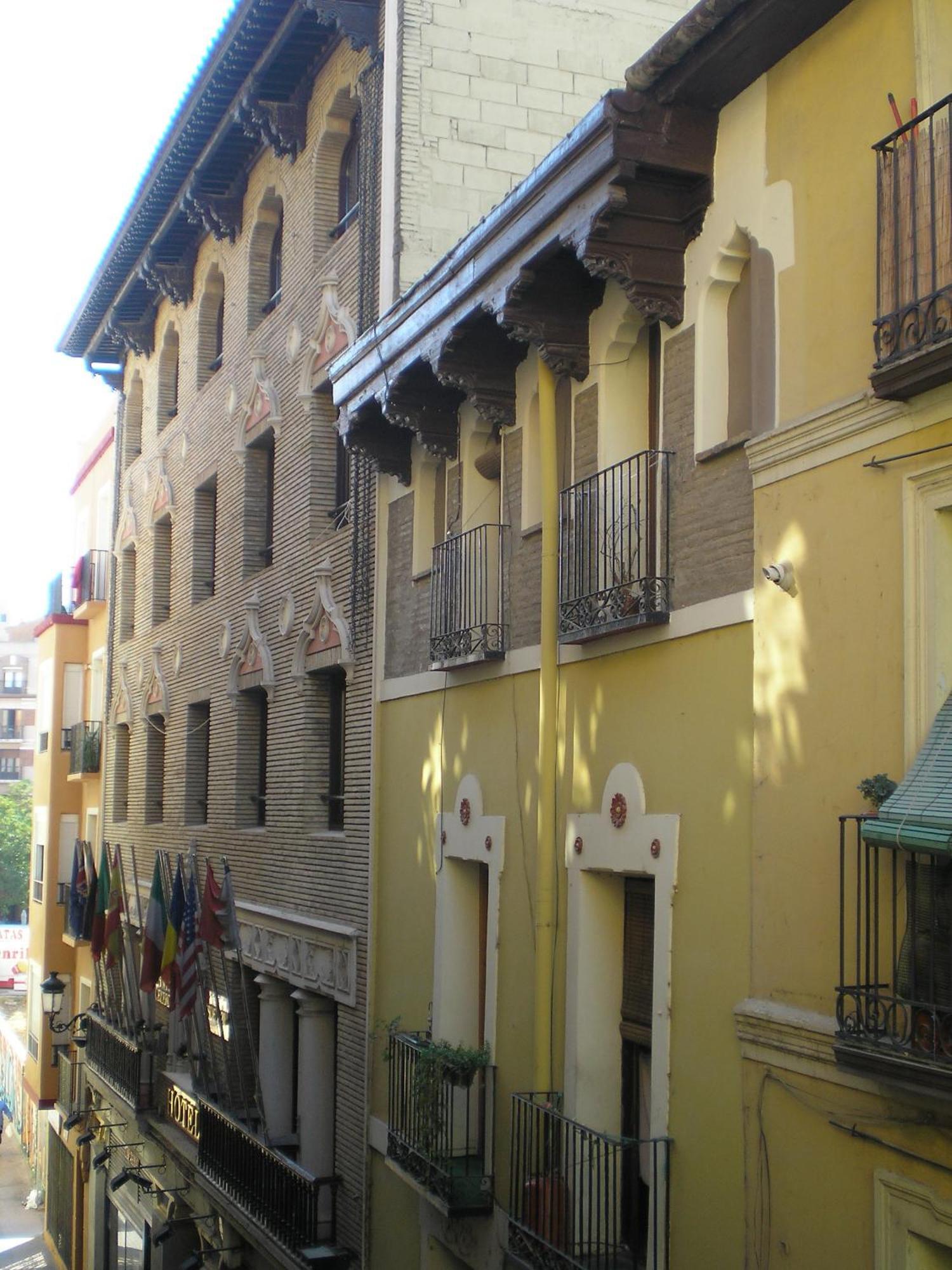 Apartamentos Turisticos Reyes Catolicos Saragosse Extérieur photo